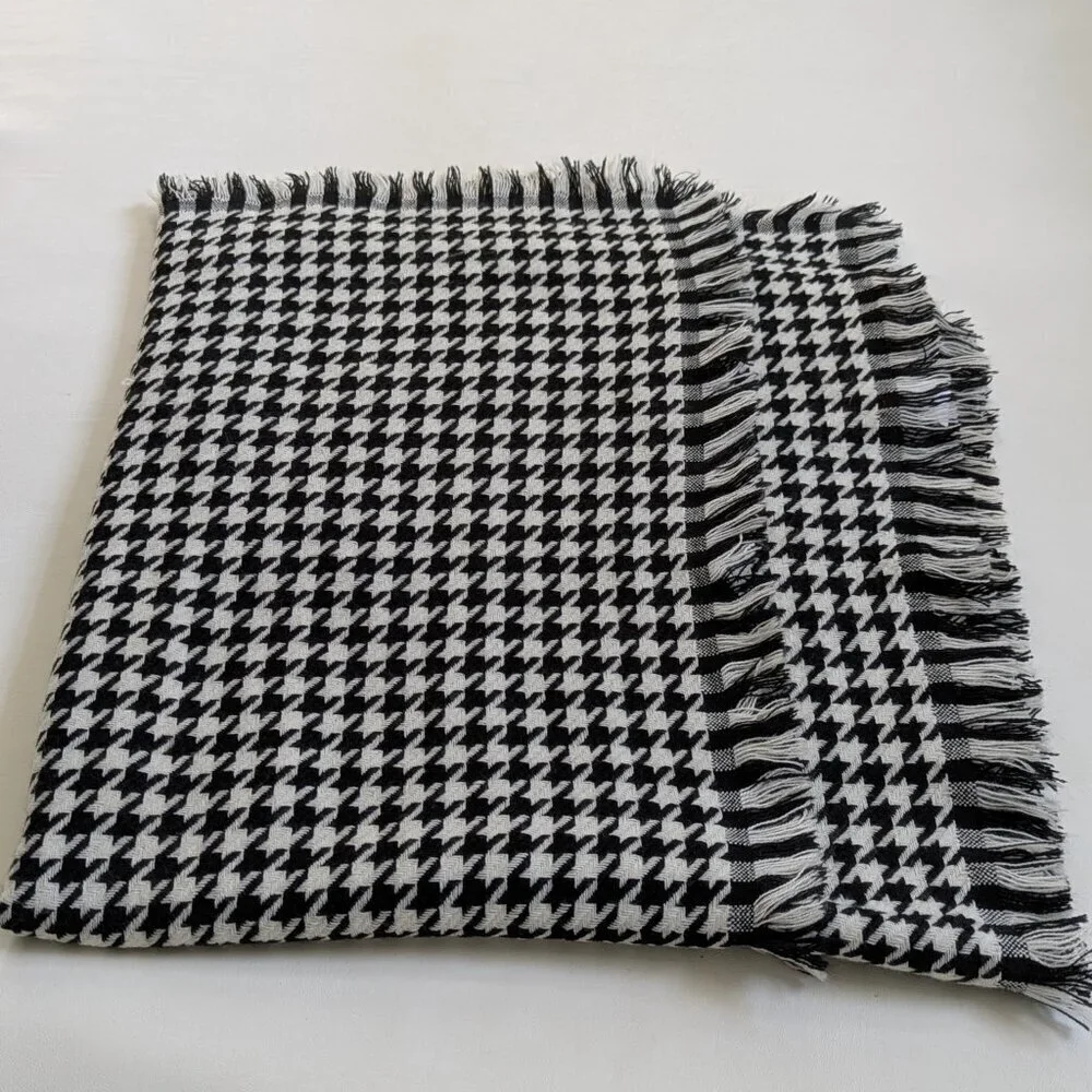 Akira Chicago Red Label Classic Black And White Hounds Tooth Winter Scarf Long - Picture 3 of 4